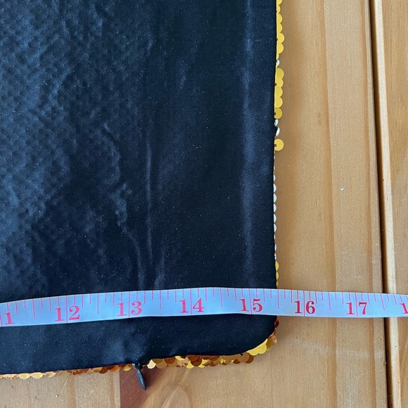 Gryffindor Sequin Reversible Pillow Cushion Gold & Black 15” zippered case. - Picture 5 of 5